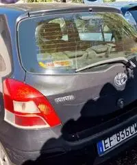 Toyota Yaris 1.0 5 porte Toyota Yaris 1.0 5 porte