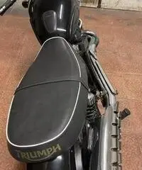 Triumph bonneville