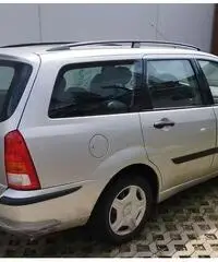 Ford Focus 1.6 benzina