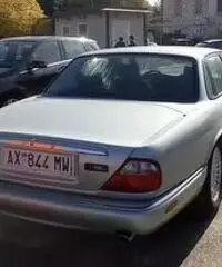 Jaguar jx8 cilindrata 3200 benzina