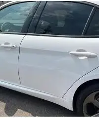 Alfa romeo giulia 180 cv at8