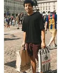 Sono hassan ho 23 anni Sono hassan ho 23 anni