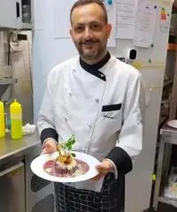Chef responsabile di cucina Chef responsabile di cucina
