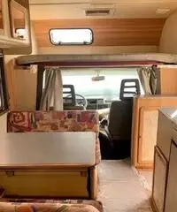 Camper mansardato usato Roller Team Granduca 62