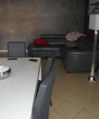 APPARTAMENTO CON TERRAZZO - Latina APPARTAMENTO CON TERRAZZO - Latina