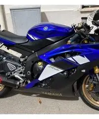 Yamaha YZF R6 - 2011