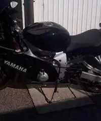 Yamaha YZF R6 - 2001 Yamaha YZF R6 - 2001