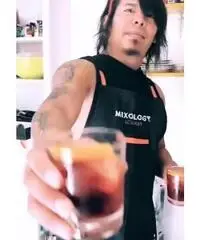 Barman e bar-back Barman e bar-back