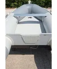 Gommone e motore elettrico Gommone e motore elettrico