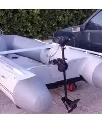 Gommone e motore elettrico Gommone e motore elettrico