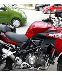 Moto Benelli TRkX 502